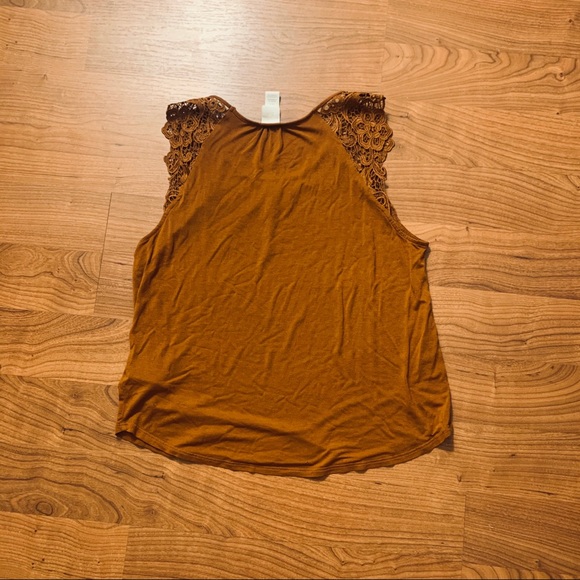 H&M shirt - Picture 2 of 3